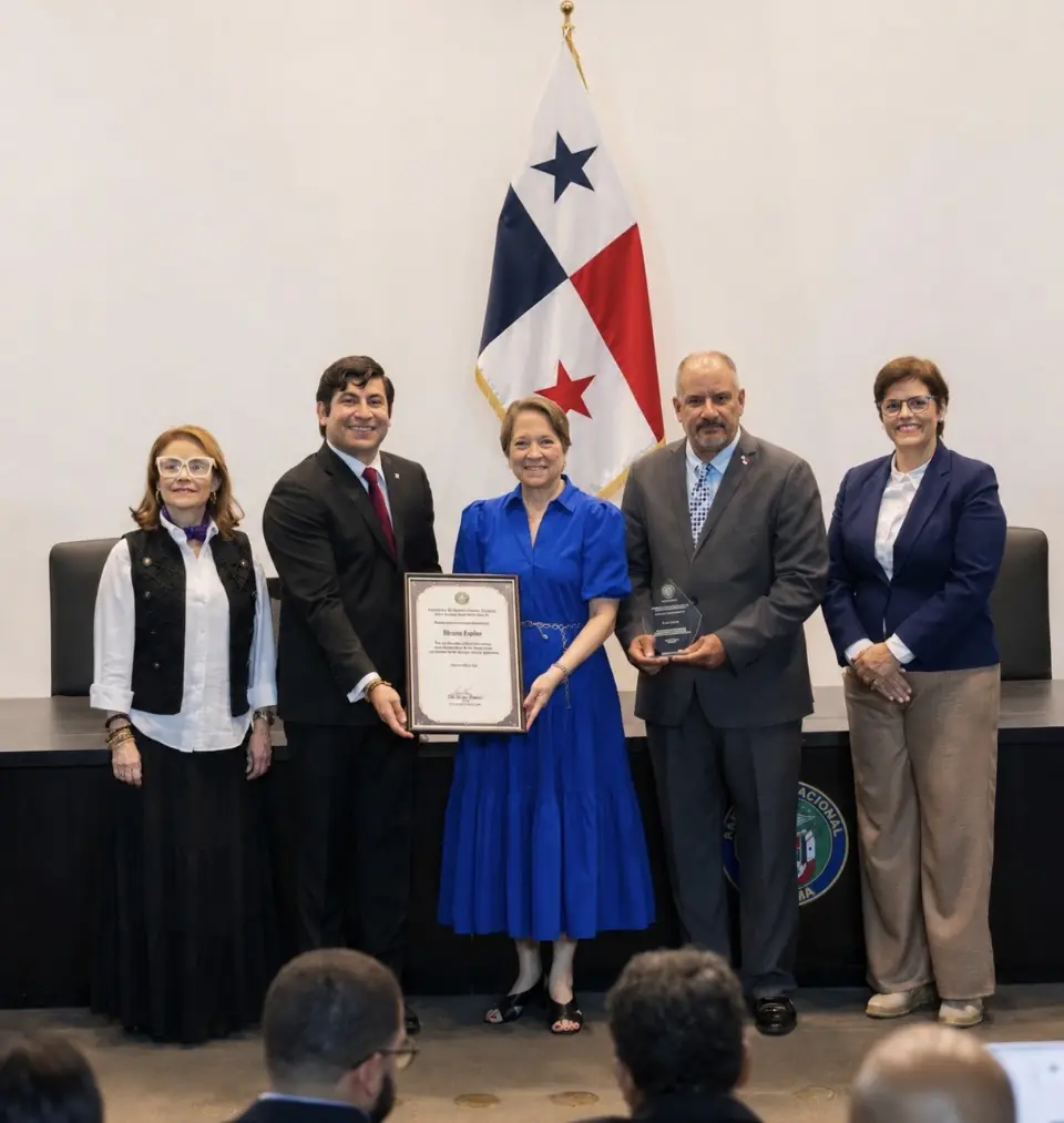 Mónica kupfer reconocimiento por la AN noticias